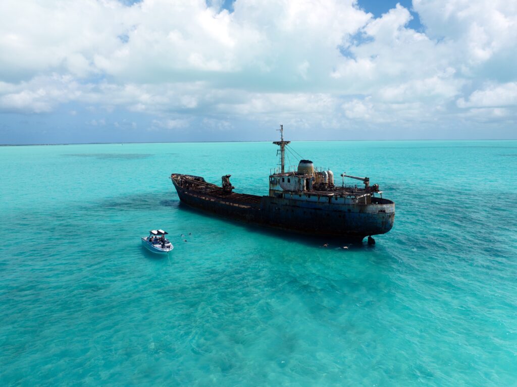 La Famille Express Shipwreck La Famille Express Shipwreck