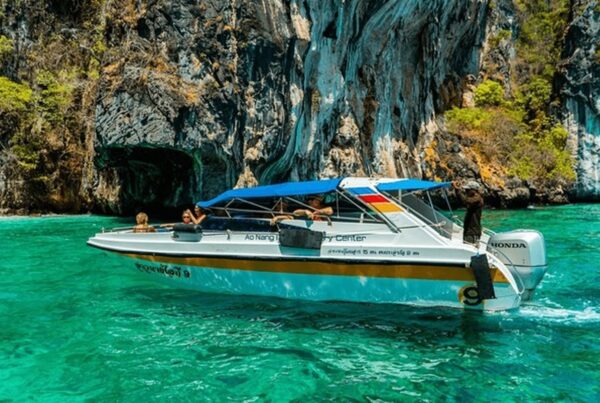 Top 6 Reasons to Choose Private Boat Charters in The Turks and Caicos