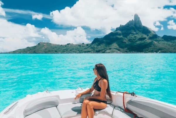 Private Charters vs Group Charters What’s the Difference